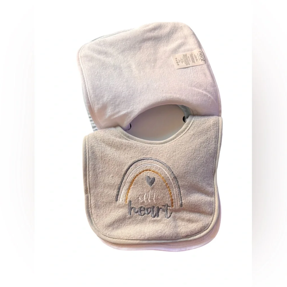 Neat Solutions Infant Bibs and Munchkin Fresh Food Feeders